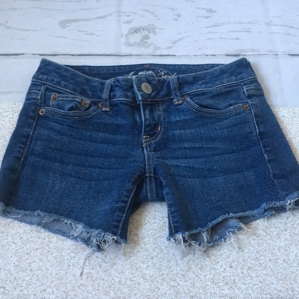 American Eagle Denim Jean Shorts Stretch Raw Hem Low Rise Medium Dark Wash